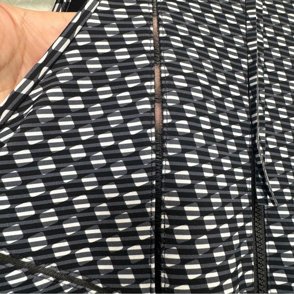 Lululemon Til Dawn Black White Deep Dive Dress Size 8 - Picture 11 of 16